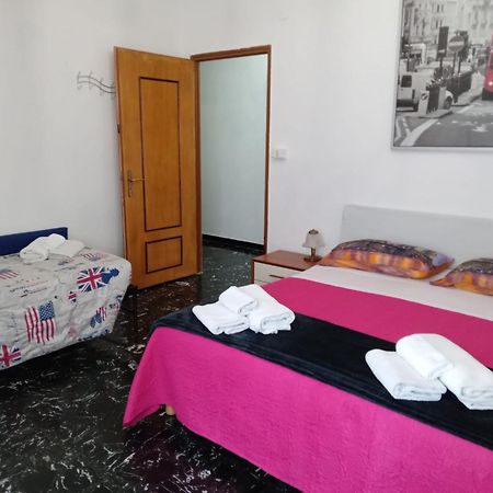 Homebetty Vado Ligure Exterior foto
